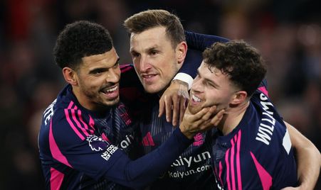 欧冠联赛中 欧冠联赛中